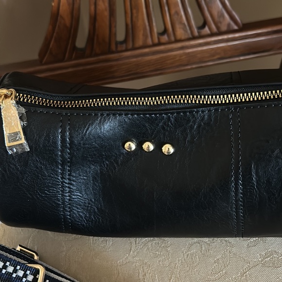 Bellamy Barrel Bag by Pretty Simple - Picture 3 of 8